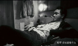 两个裸男脱了内裤视频,一场意外的视觉冲击